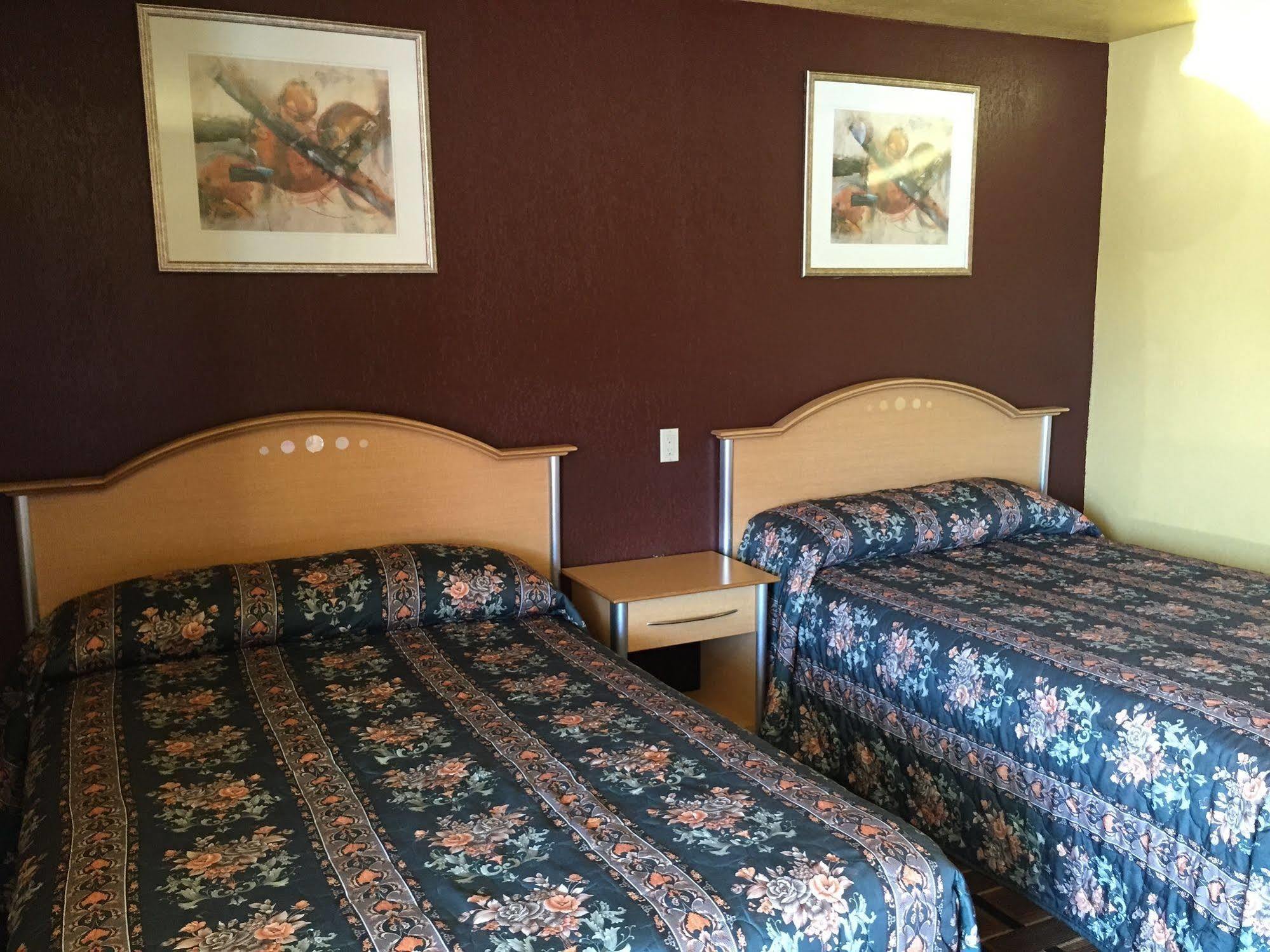 Budget Inn Ада Экстерьер фото